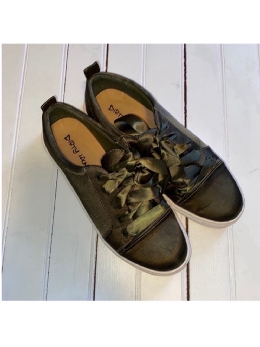 Dirty Laundry Satin Sneakers Green Size 7.5